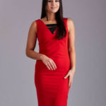 Vybavené červené flitrové šaty