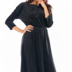 Večerní šaty model 150734 awama  Sukienka Model A407 Welur Black – awama