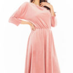 Večerní šaty model 150735 awama  Sukienka Model A407 Welur Pink – awama